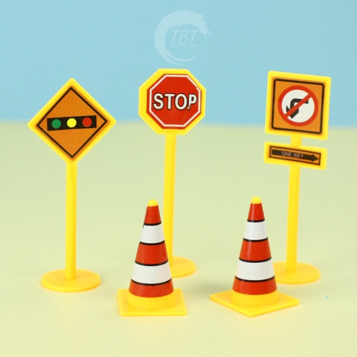 Construction Signs Cake Topper { Set Of 5 Piece }