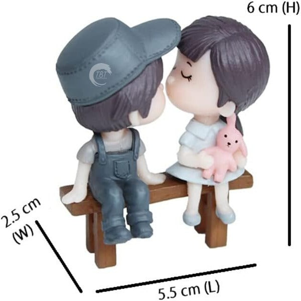 Kissing Couple Miniature Figurine Toy