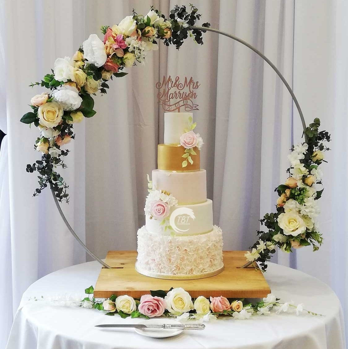 Hoop Cake Stand With Square Wooden Base 12 inch